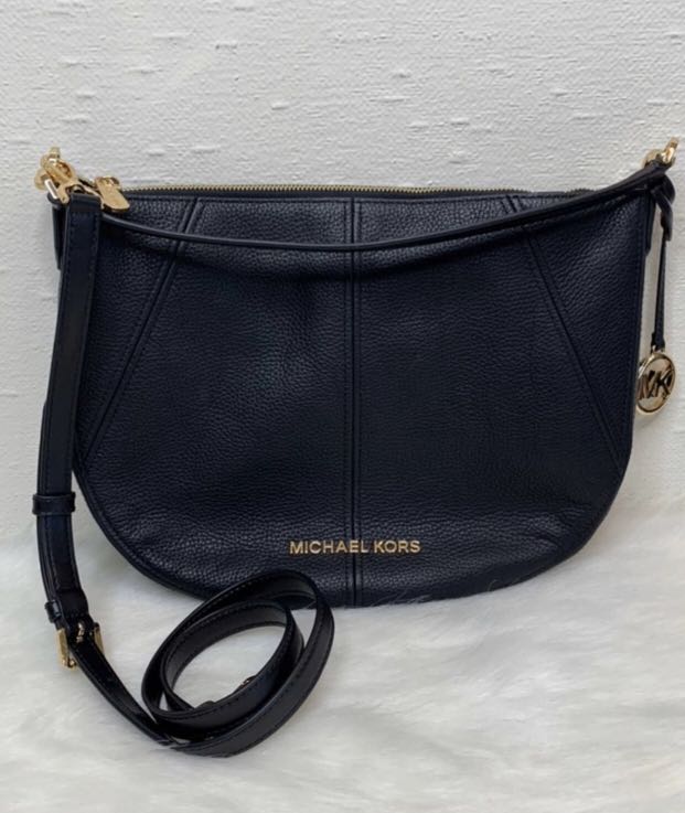 Michael Kors Bedford Crescent Convertible Women S Fashion Bags Wallets Sling Bags On Carousell