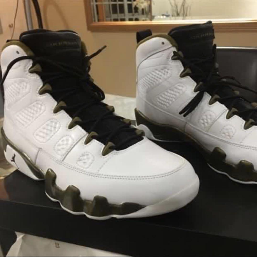 jordan 9 statue