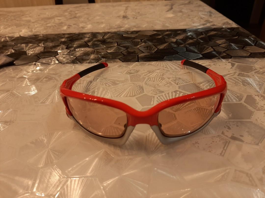 Oakley Split Jacket (Category: Sunglasses & Eyewear) located in Singapore. Submitted by thebatman095 (Listing ID 274889293, Image 3). Description: Rare Oakley Split Jacket Hard to find this design Unique color combination of red frame and silver switchlocks Black icons on red frame Used once to try the feel of it Never used after that as too many oakleys I have been using Clearing my oakley collection to make way for ones that I use often Retail 