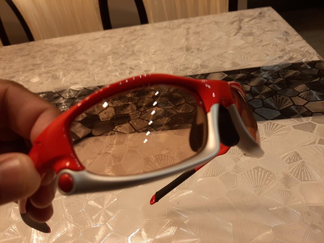 Oakley Split Jacket (Category: Sunglasses & Eyewear) located in Singapore. Submitted by thebatman095 (Listing ID 274889293, Image 5). Description: Rare Oakley Split Jacket Hard to find this design Unique color combination of red frame and silver switchlocks Black icons on red frame Used once to try the feel of it Never used after that as too many oakleys I have been using Clearing my oakley collection to make way for ones that I use often Retail 