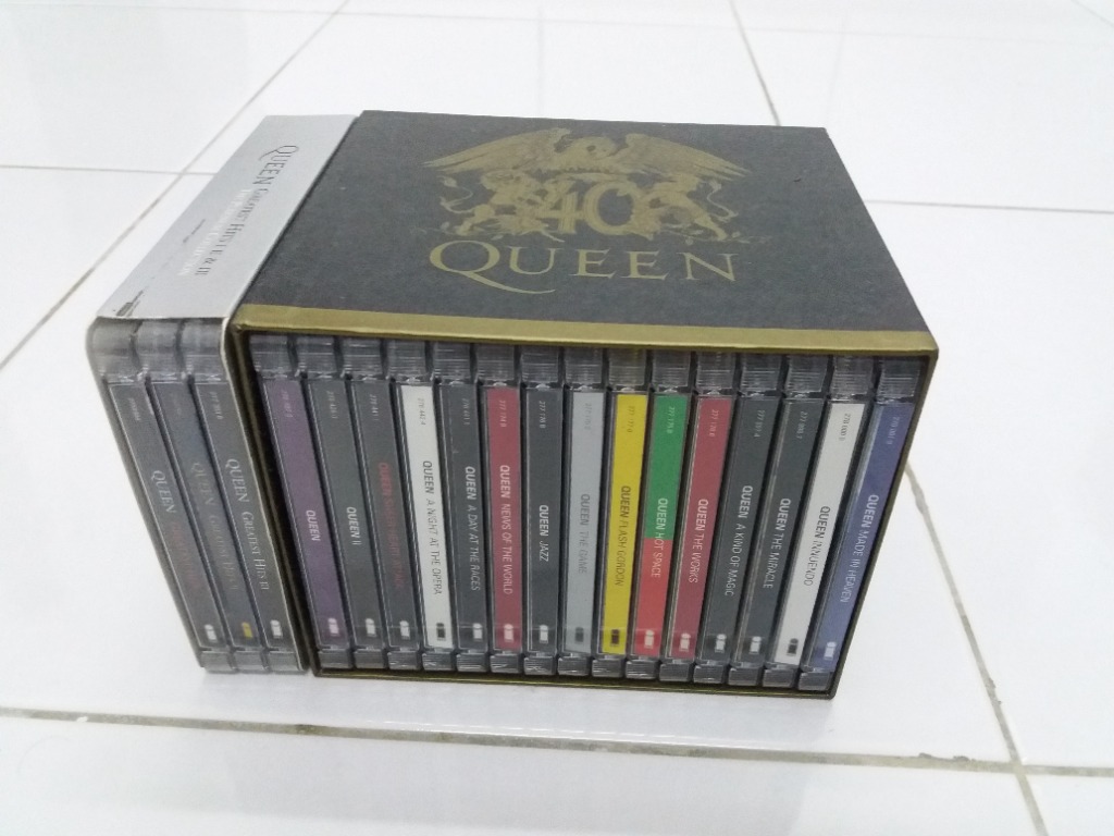 Queen 40 | paradaabogados.com