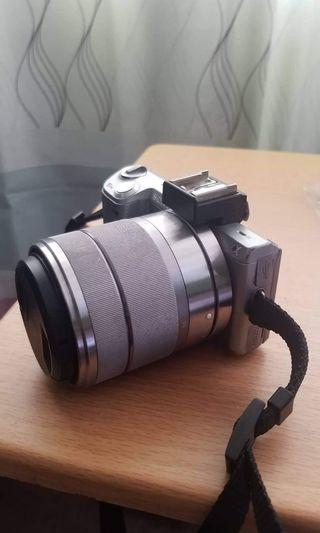 SONY NEX-5N mirrorless camera