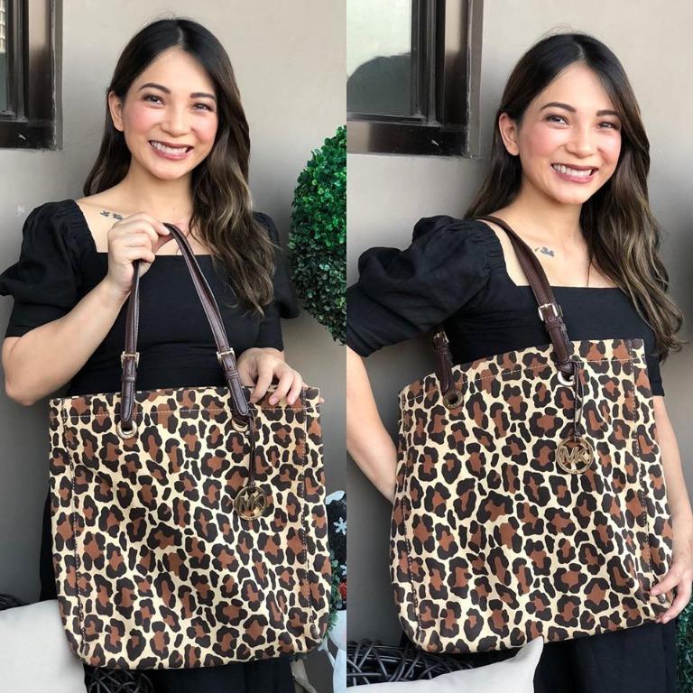 Authentic Michael Kors Cheetah Print Tote Bag, Women's Fashion, Bags &  Wallets, Tote Bags on Carousell