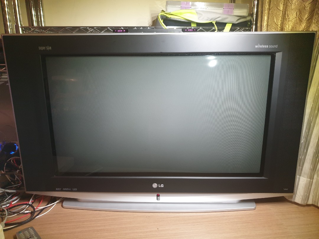LG 32-inch Widescreen (16:9) CRT TV, Home Appliances, TVs
