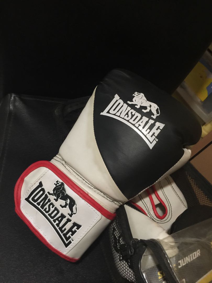Lonsdale junior boxing gloves on sale