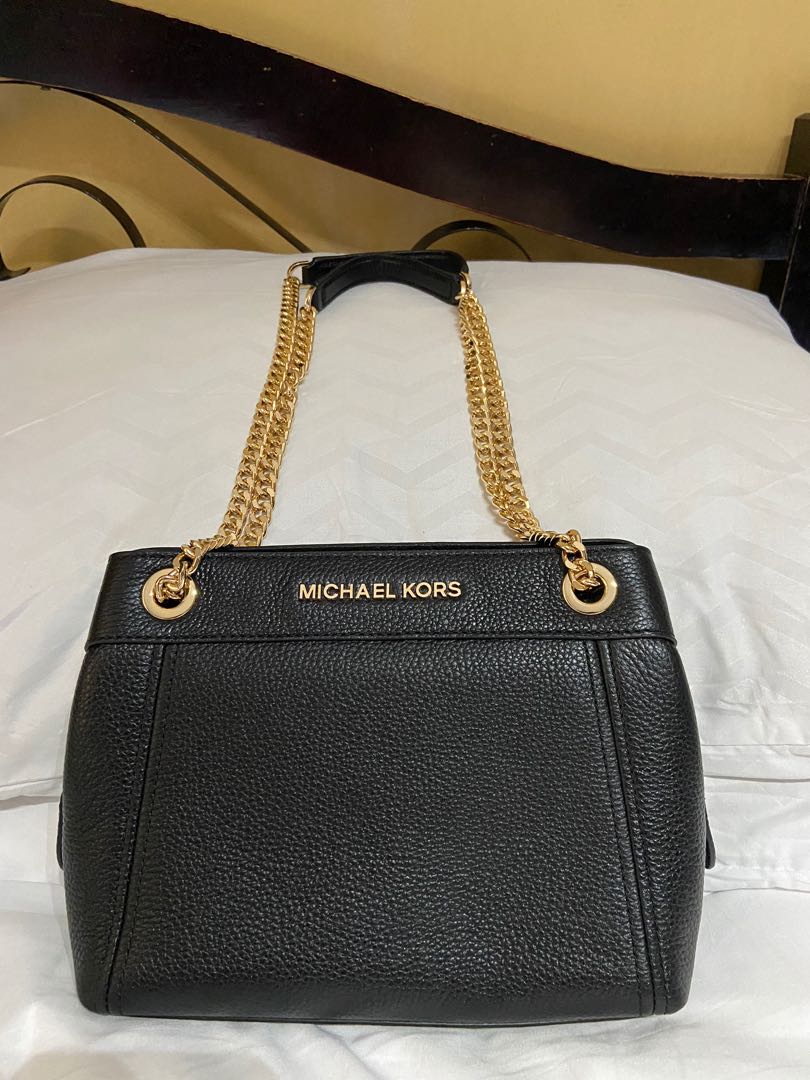 Michael Kors Chain Messenger, Luxury, Bags & Wallets on Carousell