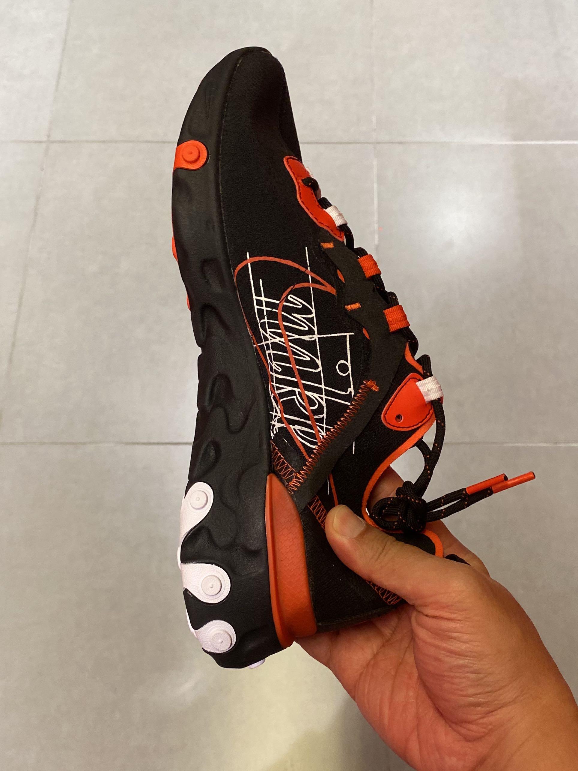 nike react element black and white