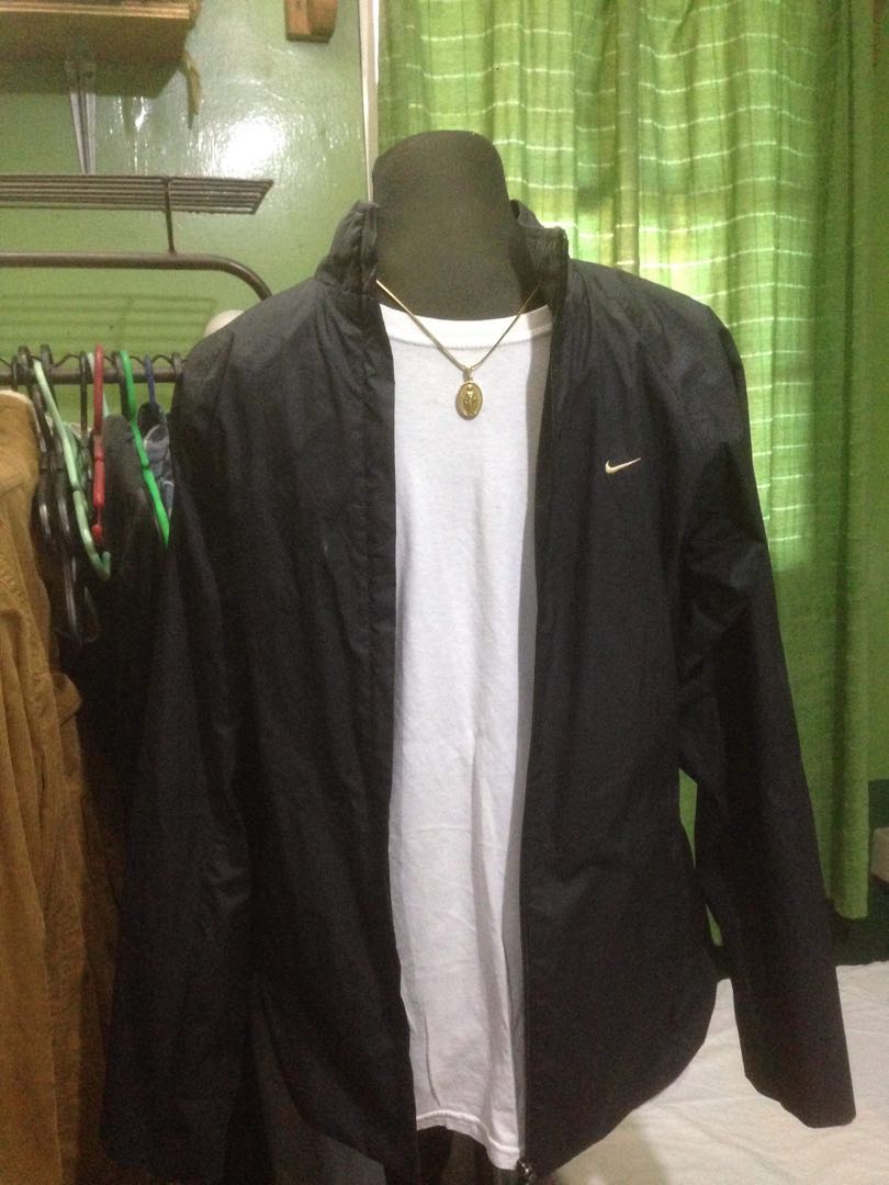 Nike Track Jacket Waterproof, Men's Fashion, Activewear on Carousell
