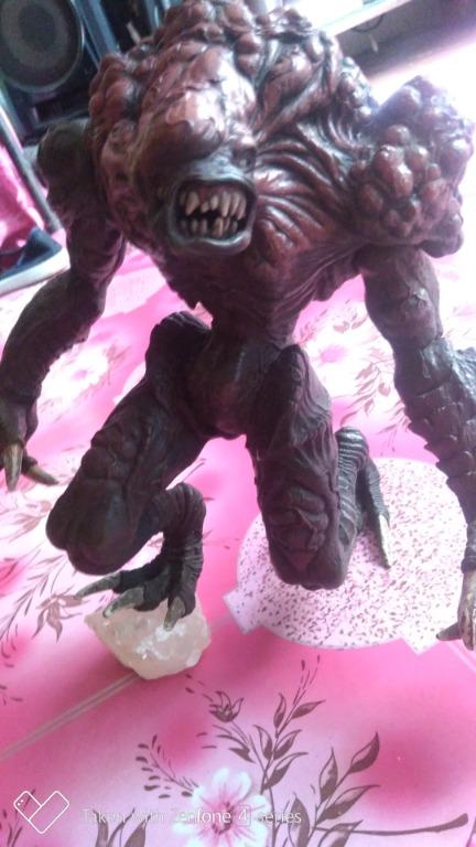 RESIDENT EVIL HUNTER-BETA (Category: Figurines & Statues) located in Naga. Submitted by jamesleon14 (Listing ID 275083176, Image 2). Description: Selling My RESIDENT EVIL HUNTER-BETA Figures Original 1999 Made in Japan..RARE i do shipping in all areas of the philipines..Pm. No reservation in 1week.. first come 1st serve..😊😊.