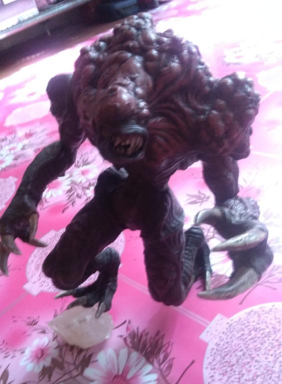RESIDENT EVIL HUNTER-BETA (Category: Figurines & Statues) located in Naga. Submitted by jamesleon14 (Listing ID 275083176, Image 1). Description: Selling My RESIDENT EVIL HUNTER-BETA Figures Original 1999 Made in Japan..RARE i do shipping in all areas of the philipines..Pm. No reservation in 1week.. first come 1st serve..😊😊.