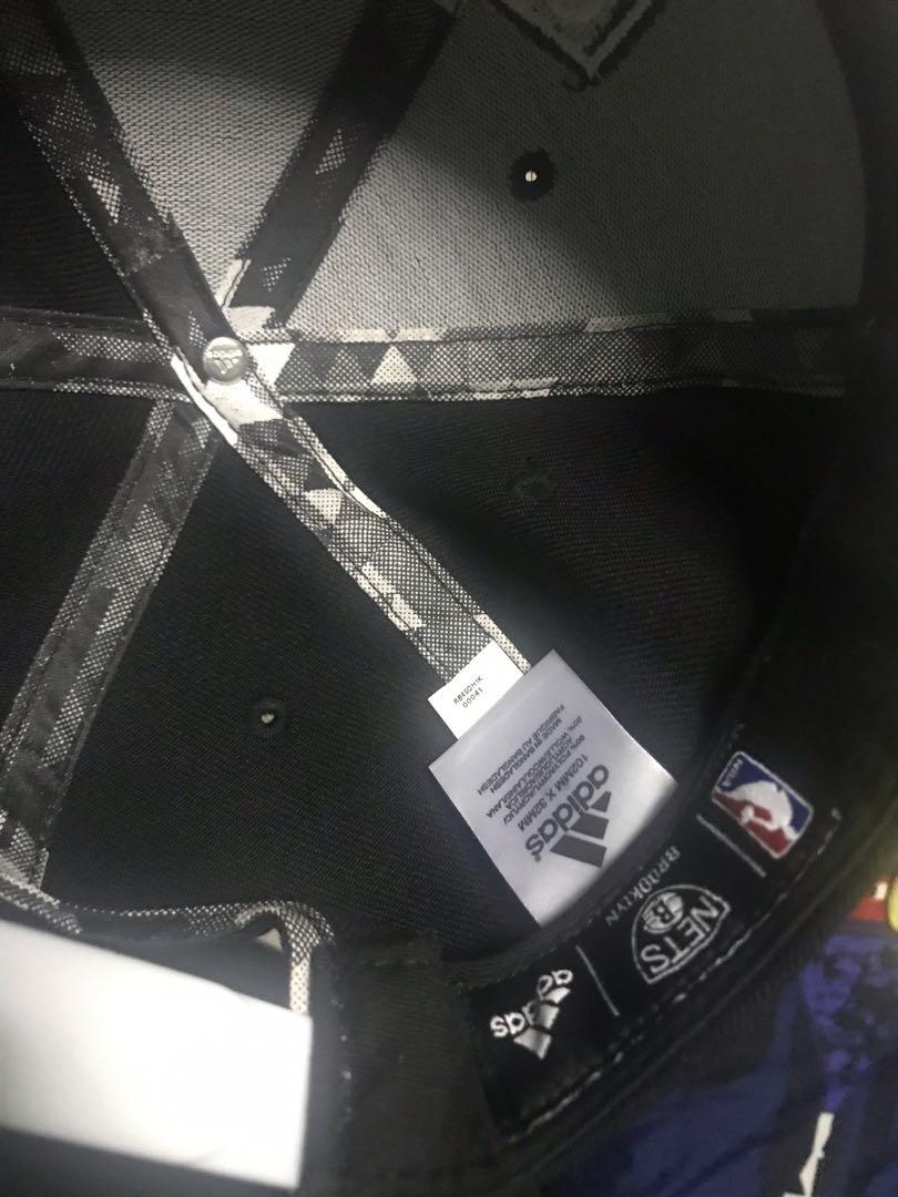 Snapback (Category: Caps & Hats) located in Singapore. Submitted by naissseeee (Listing ID 275145255, Image 3). Description: Selling it coz doesnt suits me.use once only..