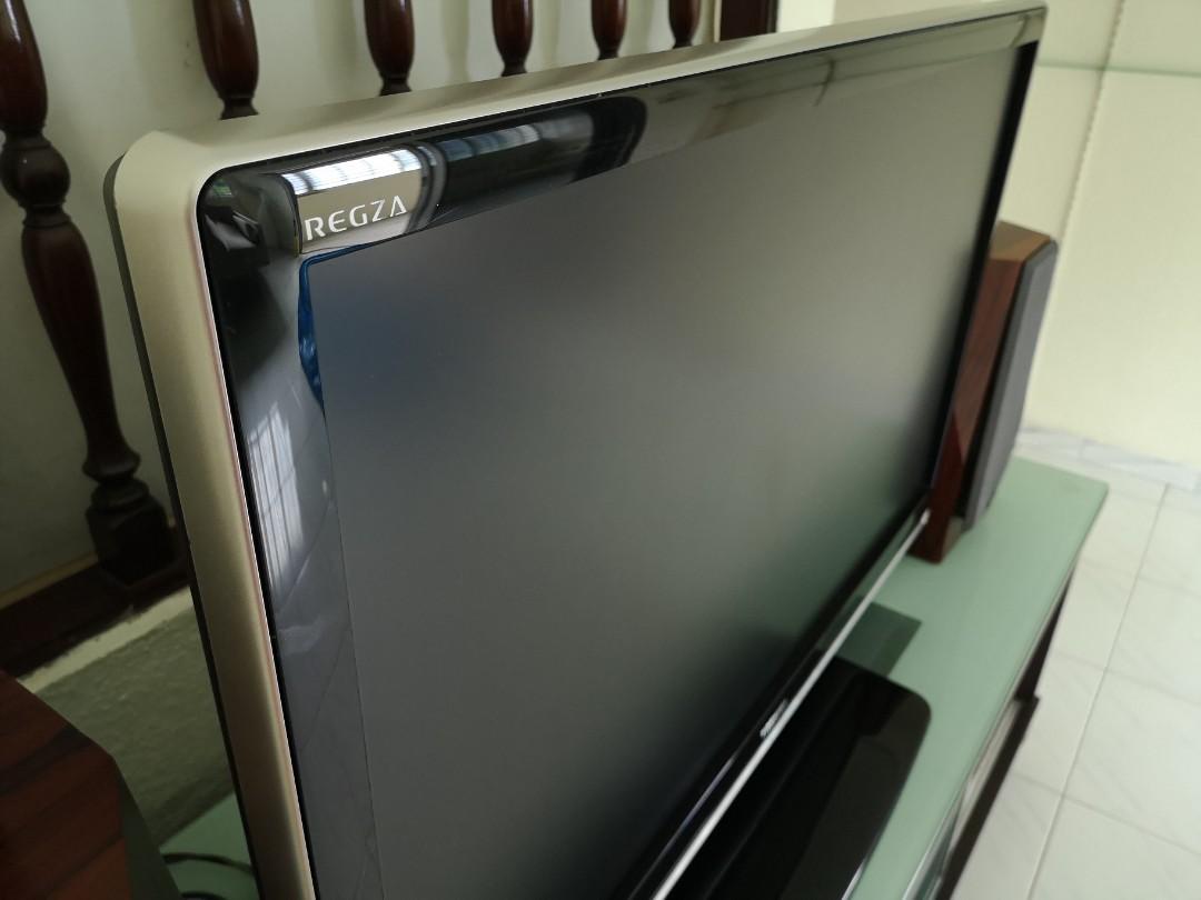 Toshiba TV 42" 42RV500E, TV & Home Appliances, TV & Entertainment, TV