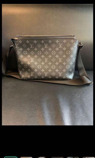 LV Louis Vuitton Canvas Tote Bag Limited Edition Authentic (City Guide  Shanghai), Luxury, Bags & Wallets on Carousell