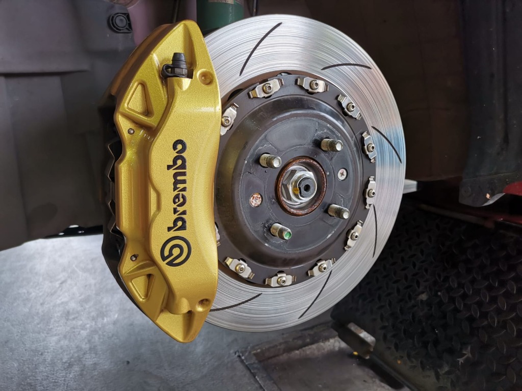 Brembo F50 Big Brake Kit , 4 pot with 330mm Floating Slotted Rotor