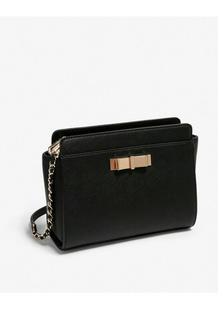 charles and keith bow bolsa