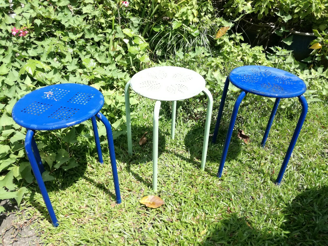Kerusi besi bulat., Furniture & Home Living, Furniture, Chairs on Carousell