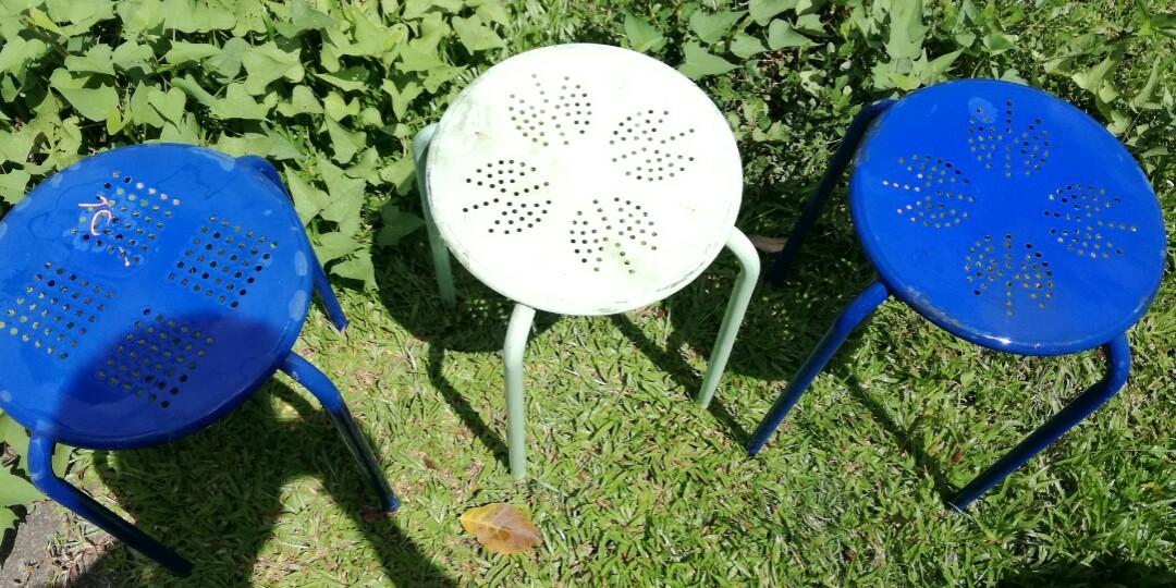 Kerusi besi bulat., Furniture & Home Living, Furniture, Chairs on Carousell