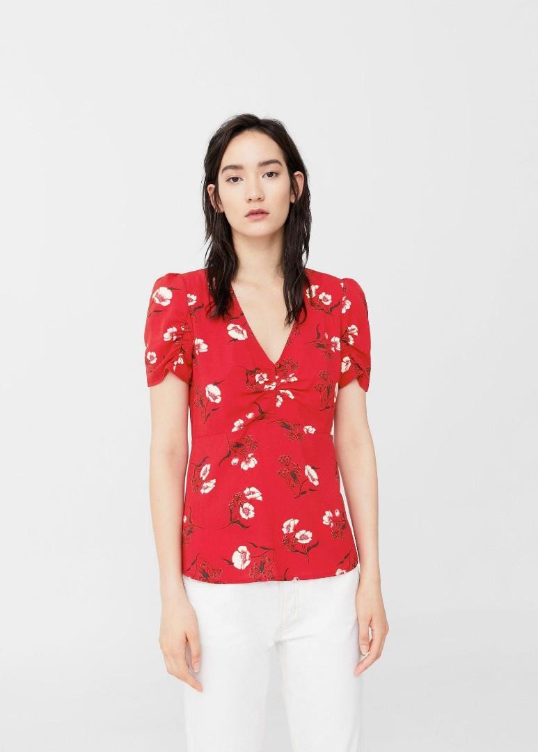 Mango Vneck Floral Top (Category: Blouses) located in Manila. Submitted by classymumsy (Listing ID 275211986, Image 3). Description: New with Tag. Small on tag but best fit medium. #jansweldo.
