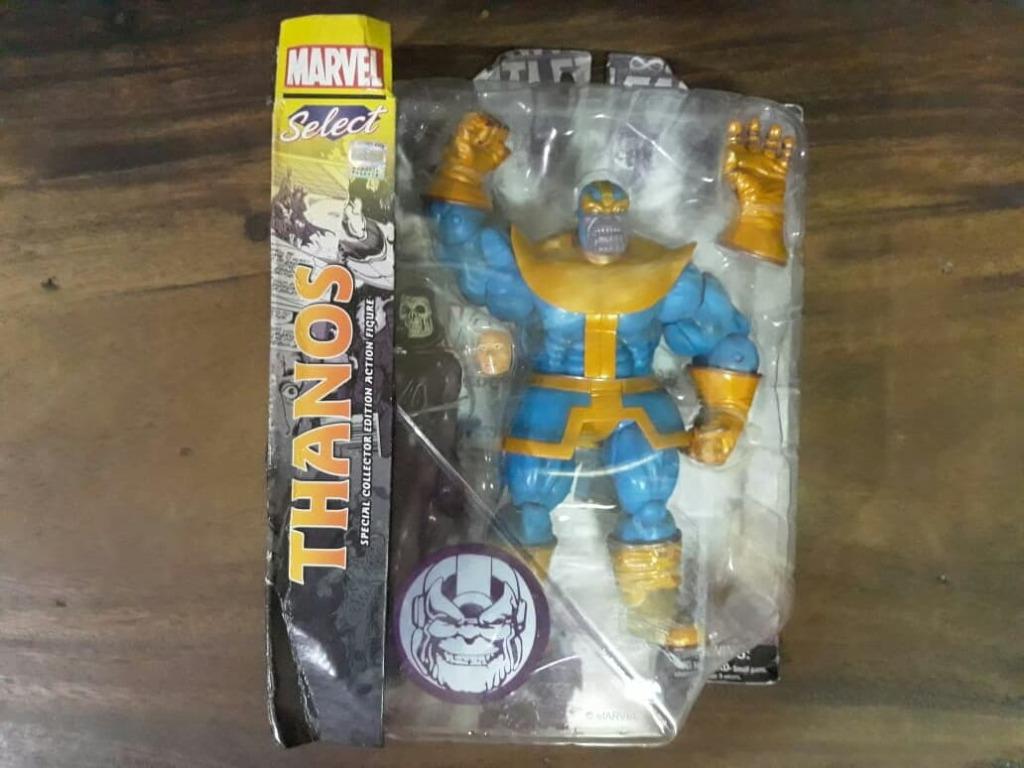 Marvel Select Diamond Select Thanos with Lady Death Infinity