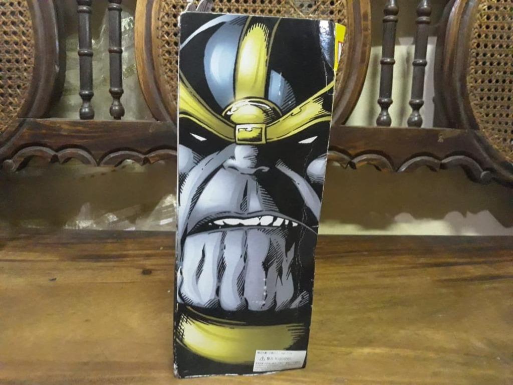 Marvel Select Diamond Select Thanos with Lady Death Infinity