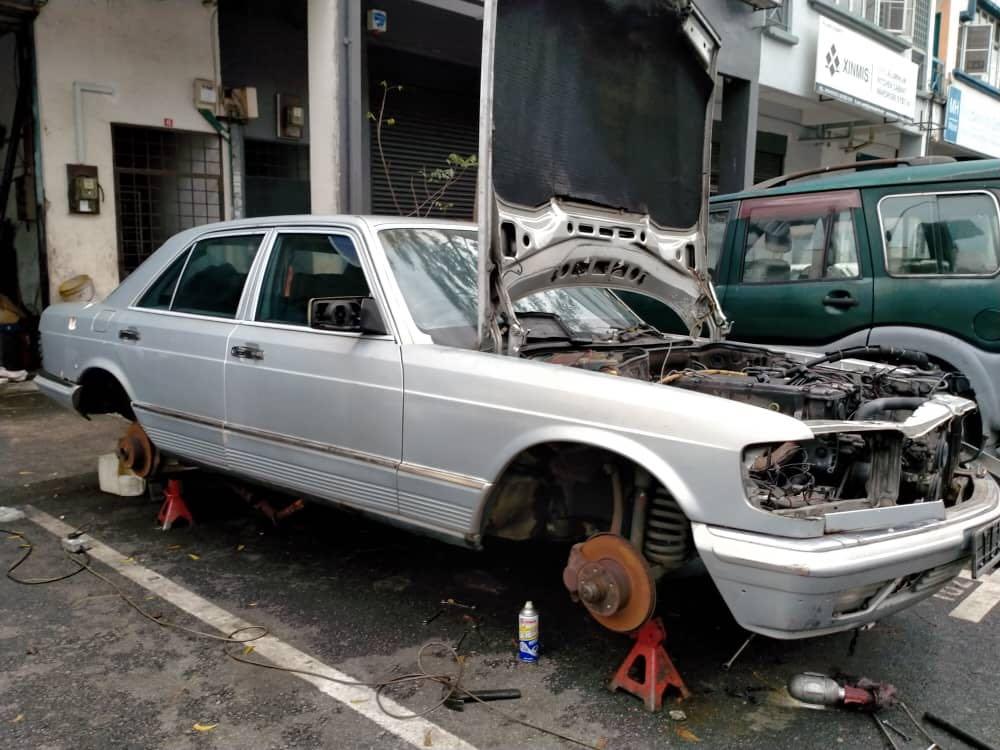 Mercedes deals w126 parts