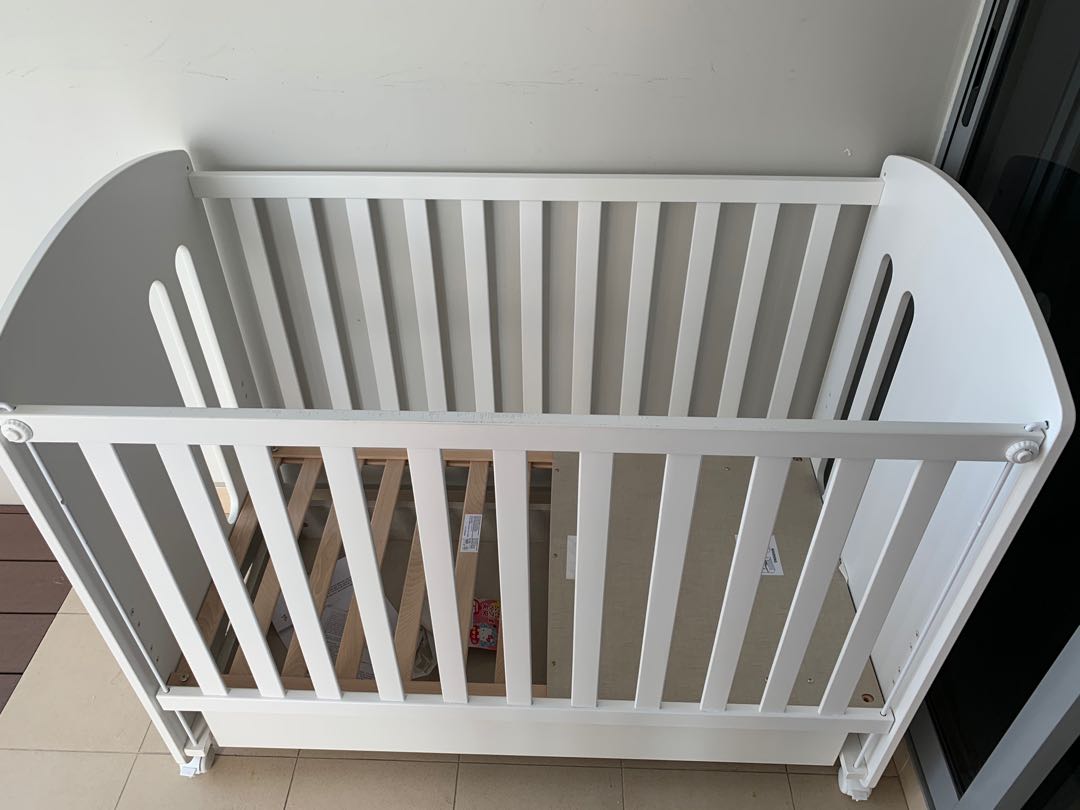 Micuna baby cot with drawer and mattress, Babies & Kids, Baby Nursery