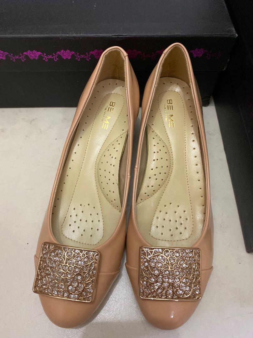 nude pumps near me