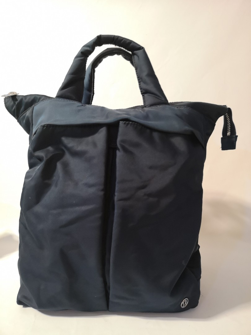 Pre loved Lululemon City Adventurer Convertible Backpack 15L In navy