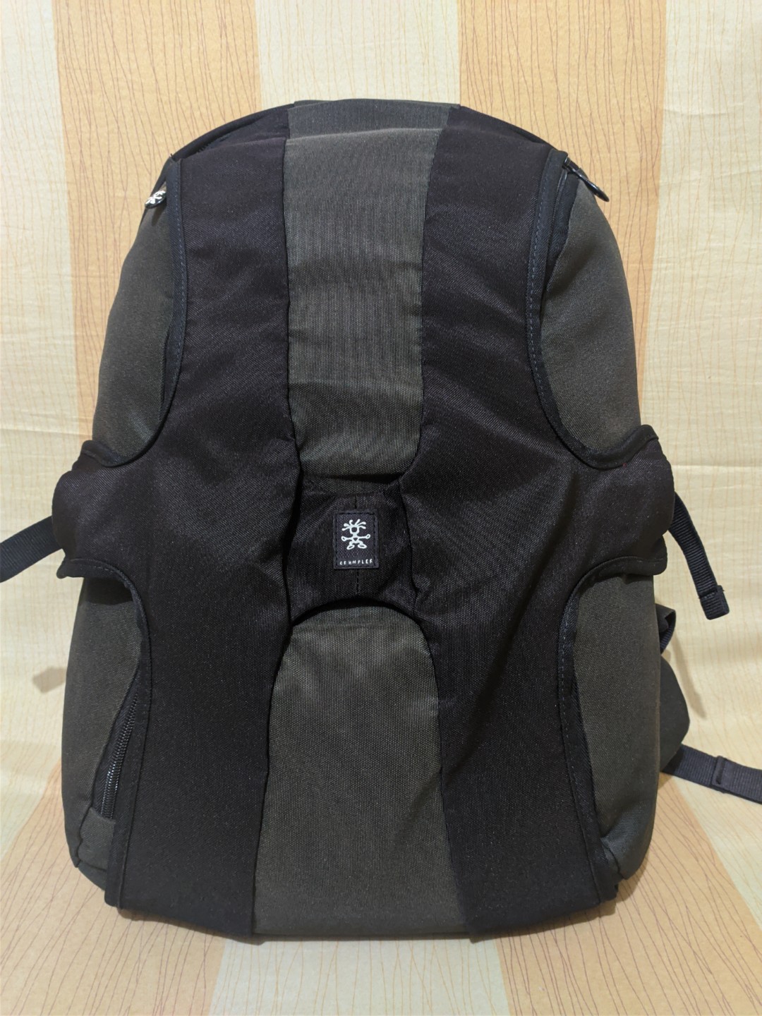 Crumpler 17 inch laptop bag cheap