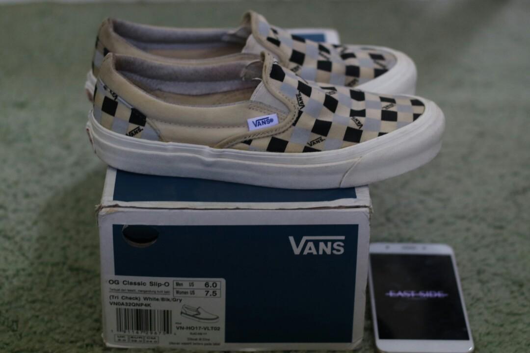 Vans vault hotsell tri check