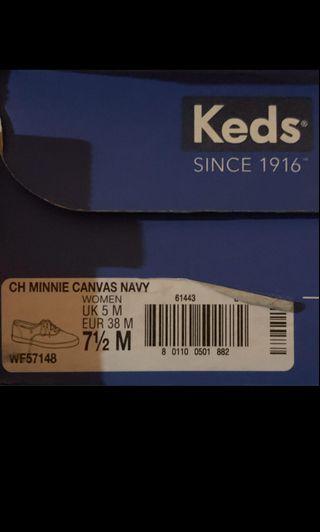 Sepatu keds mini mouse