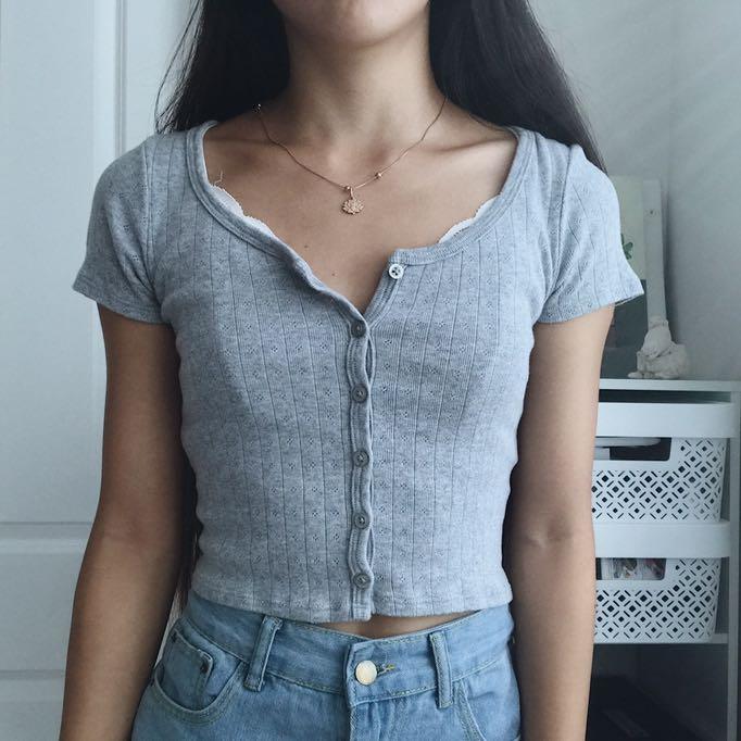 Bnwot Brandy Melville Grey Zelly Top Women S Fashion Tops Other Tops On Carousell