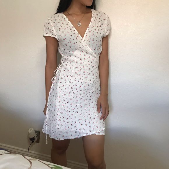Brandy melville white sales wrap dress