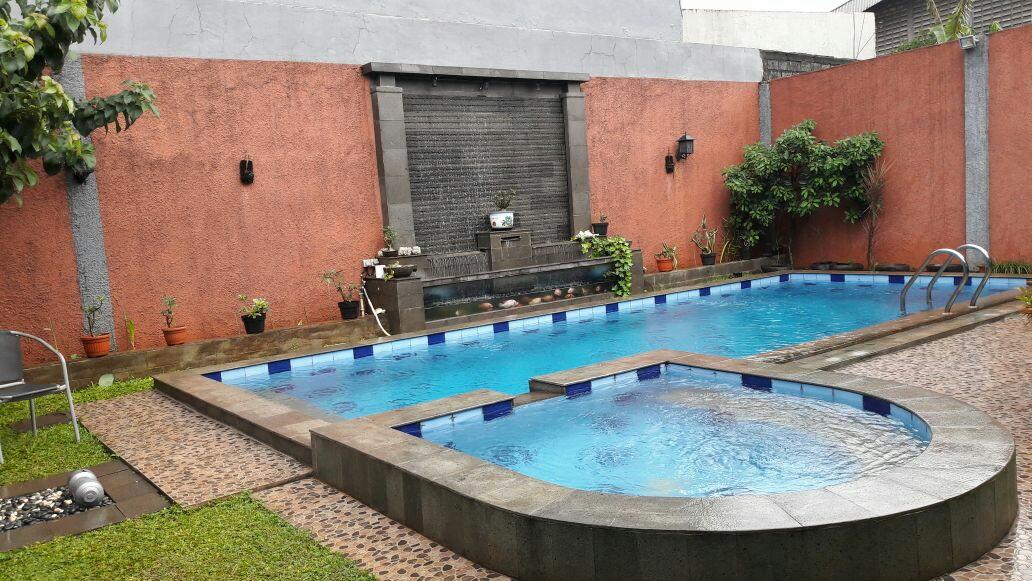 Di Jual Rumah Mewah Ada Kolam Renang 500 Meter Dari Lrt Ciracas Jakarta Timur Properti Dijual Di Carousell