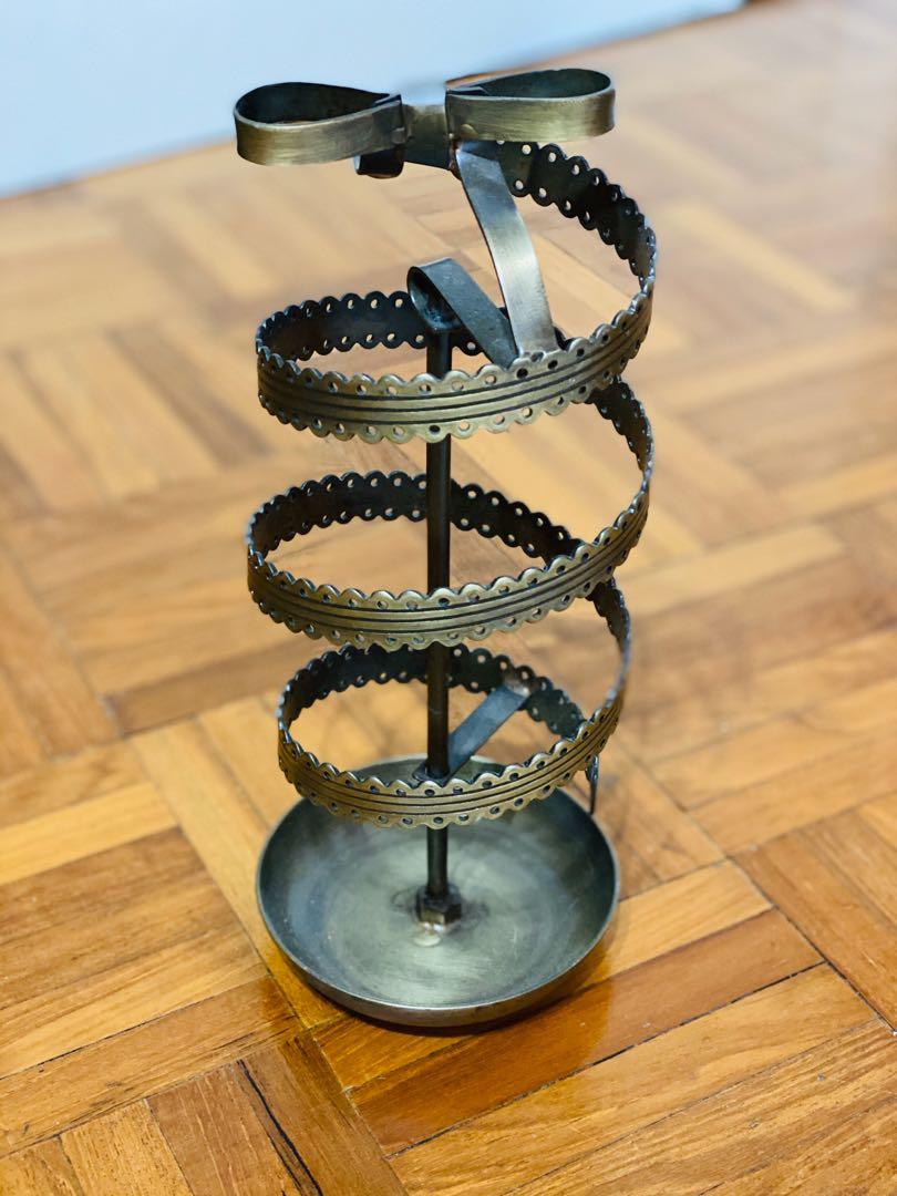 Earring stand (Category: Accessories) located in Singapore. Submitted by poppy_love (Listing ID 275458521, Image 1). Description: Was $108, selling $68 One and only in Singapore Does not tarnish No maintenance required Brand New Brass Earring Stand Can hold over 80 pairs of earrings Rotating pivot, exquisite spiral design Cushion non-slip base Excellent condition A piece of luxury .