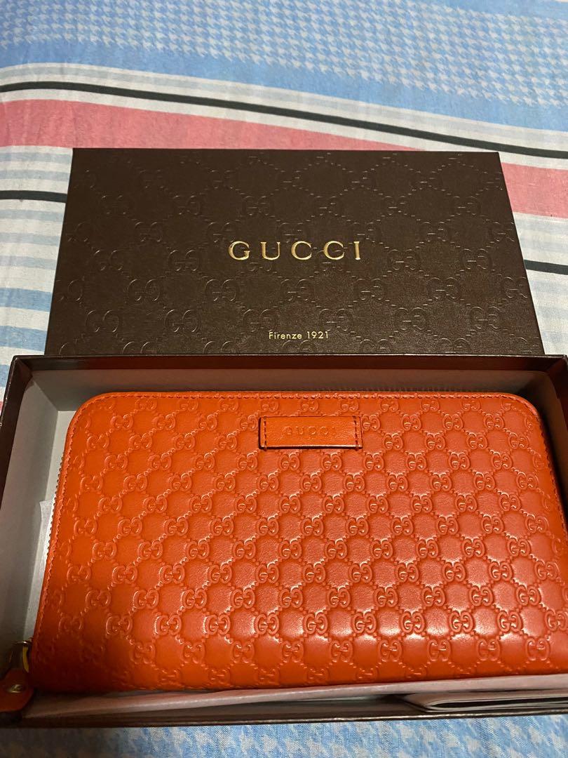 Gucci almost brand new wallet 3848E 