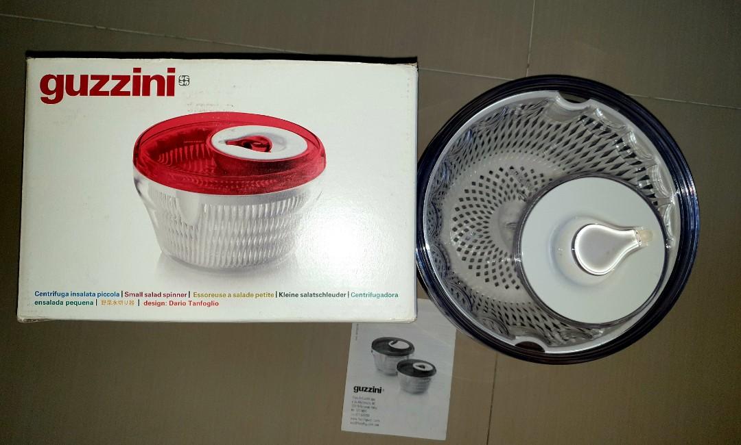 https://media.karousell.com/media/photos/products/2020/01/31/guzzini_salad_spinner_clear_small_9_inches_made_in_italy_22cm_1580472073_cfc35a1c_progressive.jpg