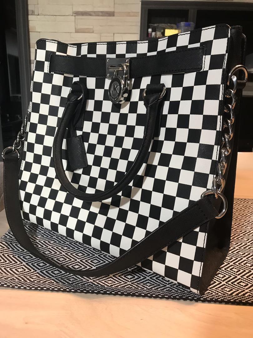 Michael Kors Hamilton Large Tote Leather Checkered, Women's Fashion, Bags &  Wallets, Purses & Pouches on Carousell