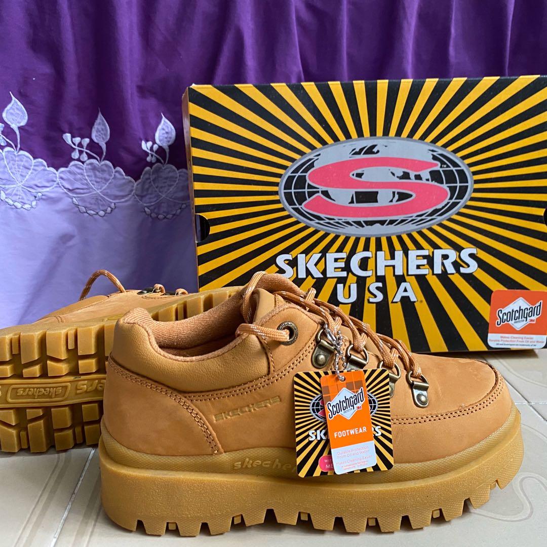SKECHERS US 5 Platform Sneaker Boots 
