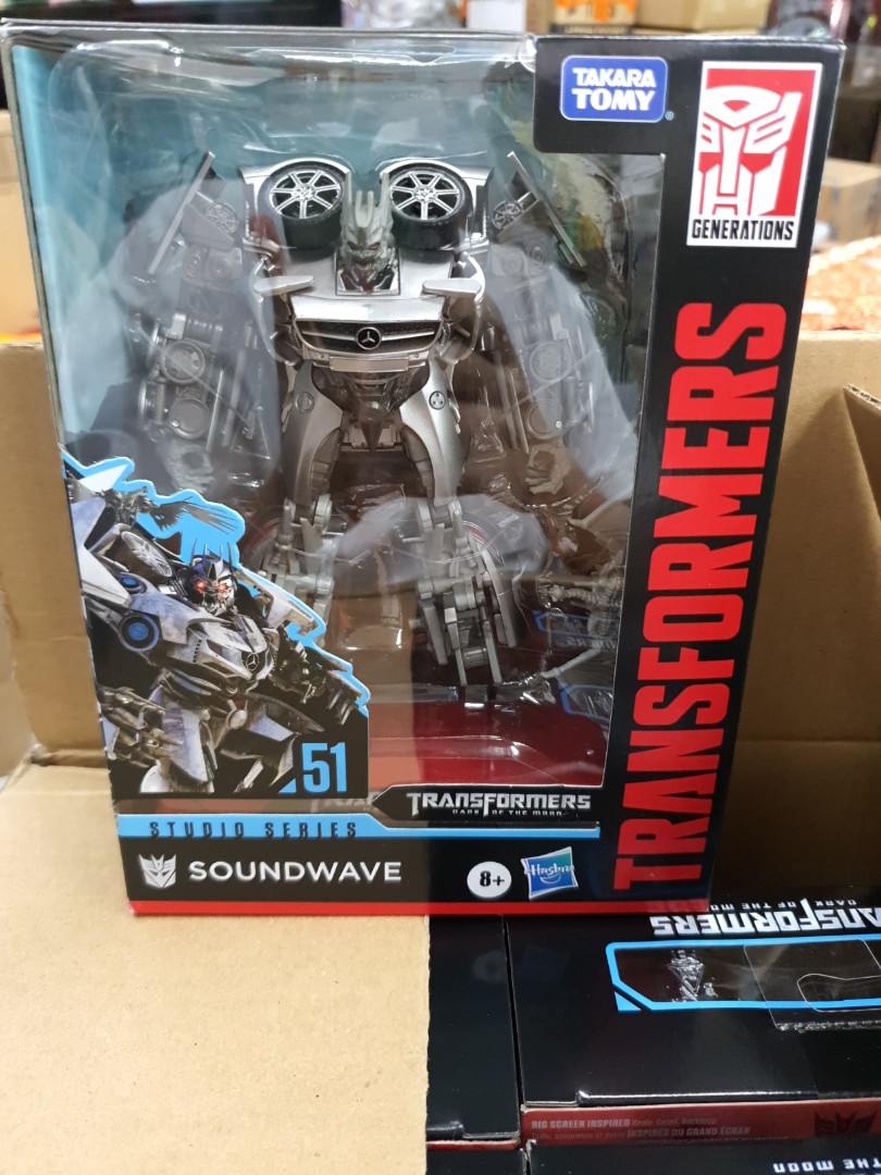 hasbro transformers soundwave