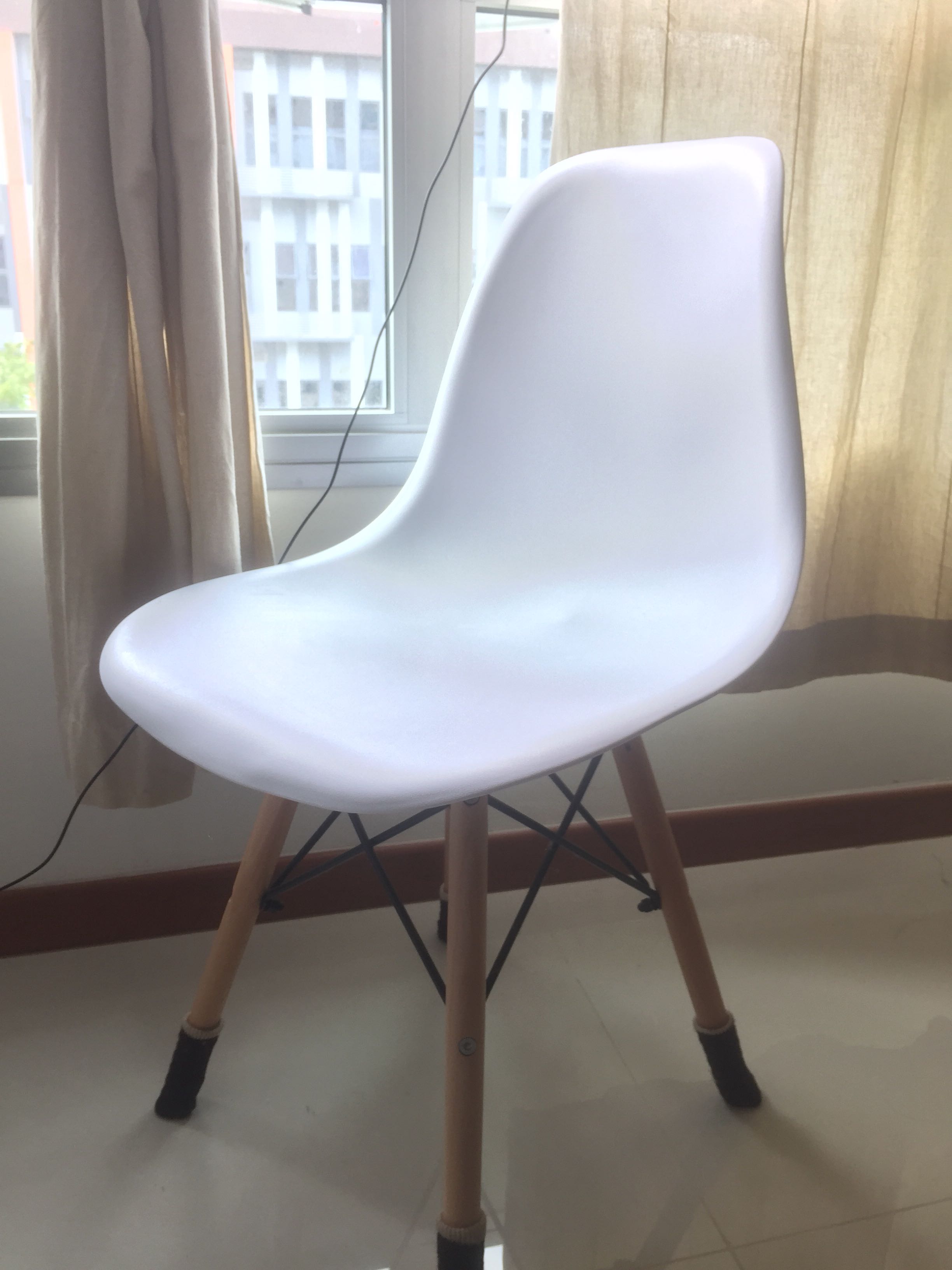 White study chair, Furniture & Home Living, Furniture, Chairs on Carousell