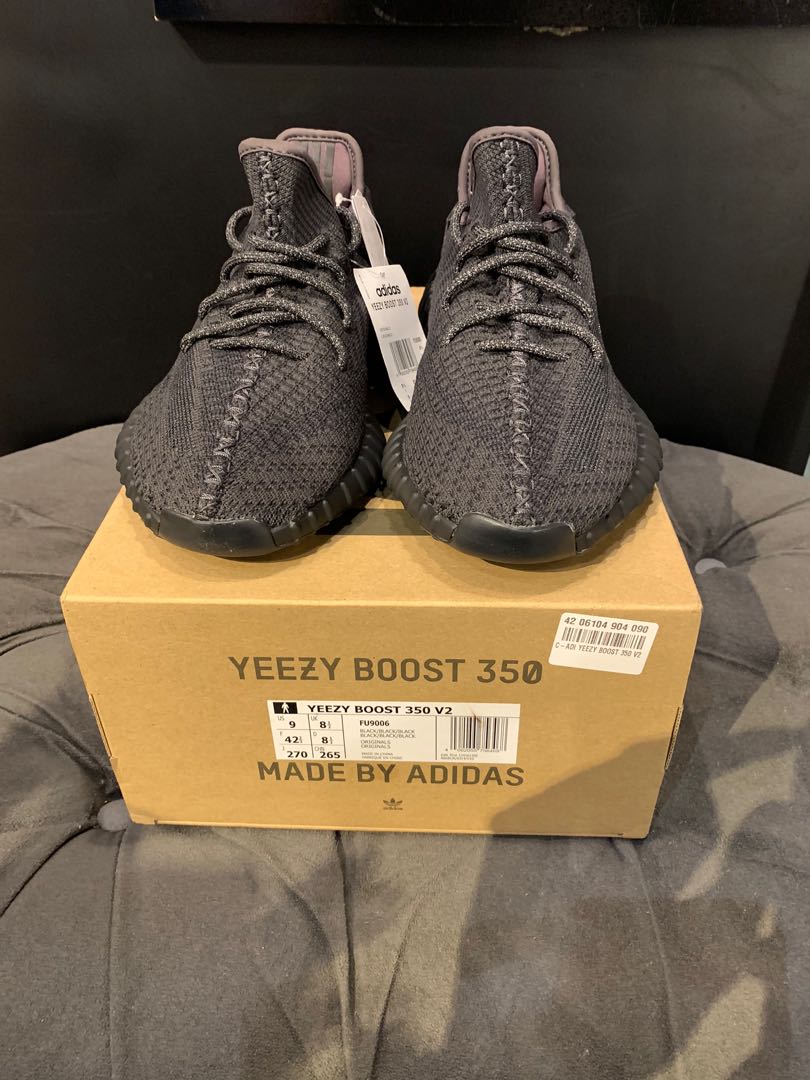 yeezy 350 triple black v2