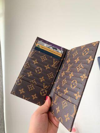 Louis Vuitton Wallet ( tempat kartu )