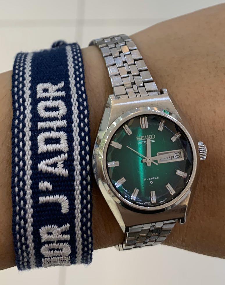 Automatic Vintage Seiko watch (Category: Luxury Watches) located in San Fernando. Submitted by km_koleksyon (Listing ID 275482508, Image 1). Description: Vintage watch Automatic 21 Jewels edition Women watch Used in mint condition .