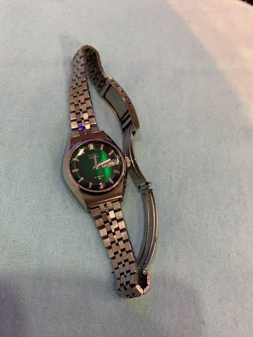 Automatic Vintage Seiko watch (Category: Luxury Watches) located in San Fernando. Submitted by km_koleksyon (Listing ID 275482508, Image 3). Description: Vintage watch Automatic 21 Jewels edition Women watch Used in mint condition .