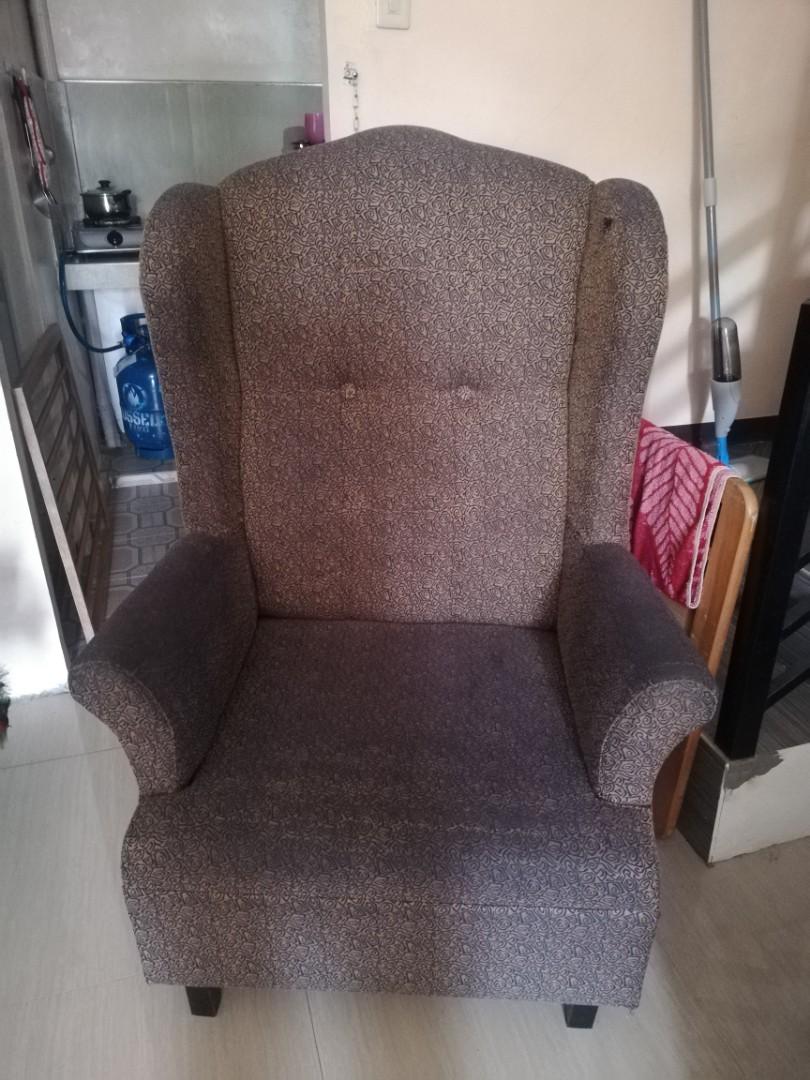 Big Accent Chair For Pick Up At Bella Vista General Trias Cavite Home Furniture Furniture Fixtures Tables Chairs On Carousell