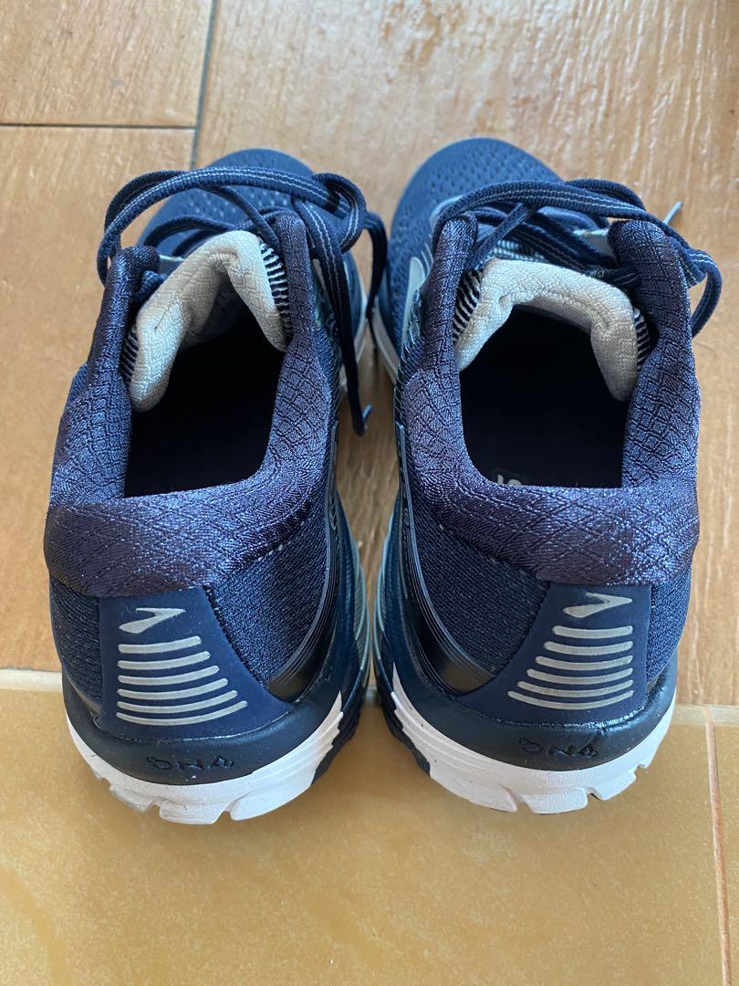 Used brooks running online shoes
