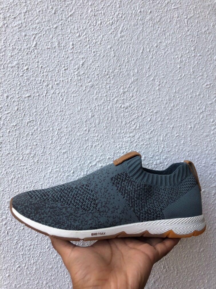 Hush Puppies Biotrax sneakers never used Women s Fashion Footwear Sneakers on Carousell