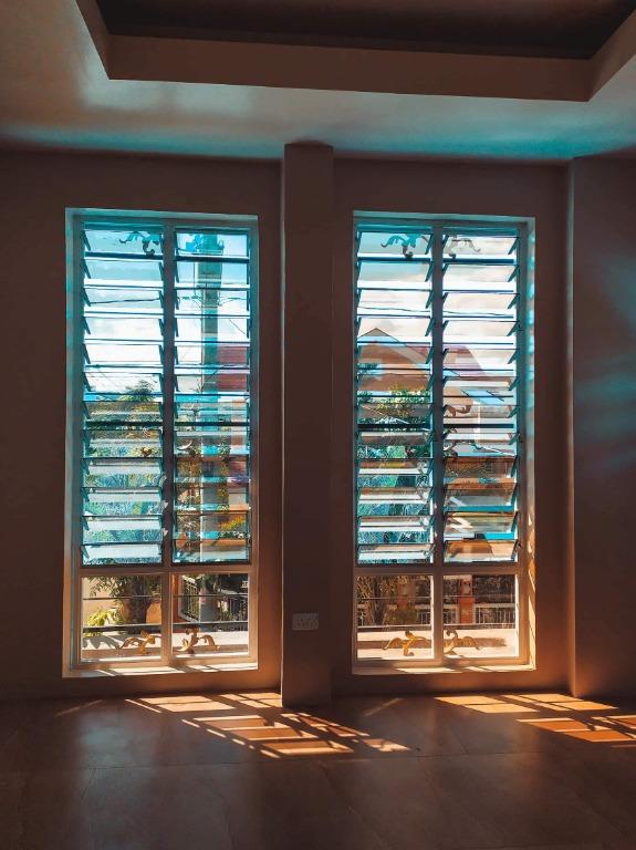 Jalousie Windows, Commercial & Industrial, Construction & Building