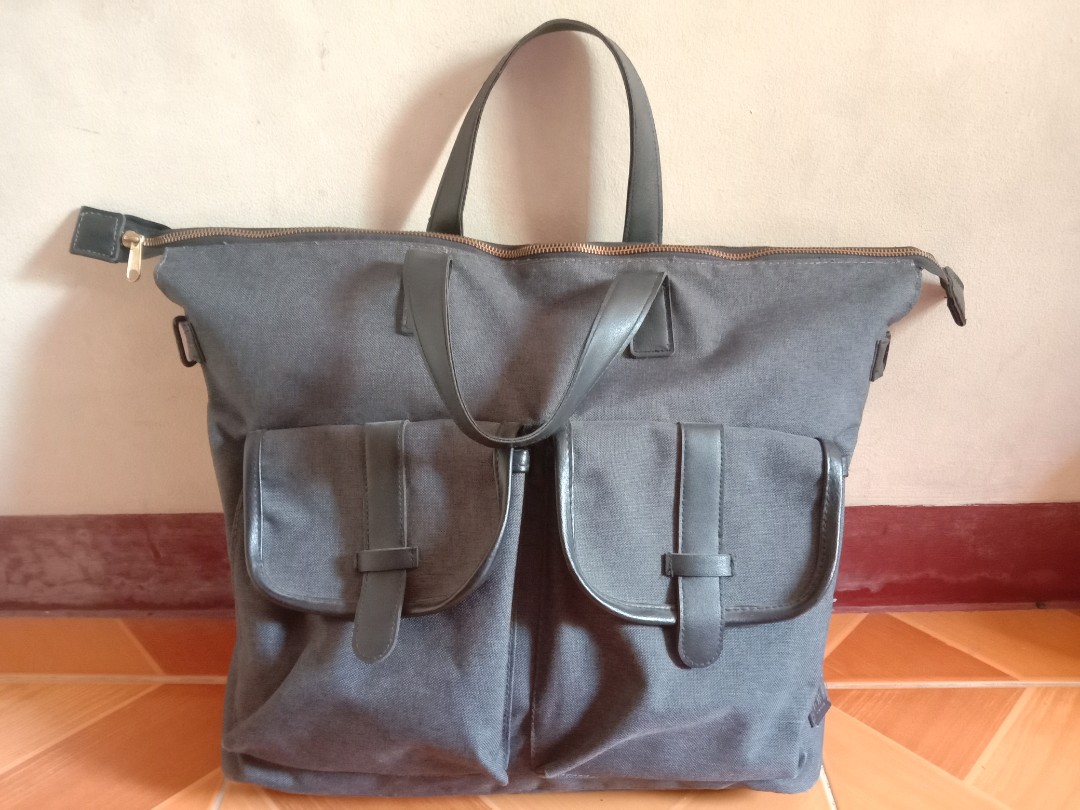 bench messenger bag